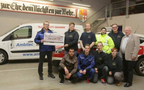 Sponsoring · Übergabe einer Spende von 500,00 € an Helfer vor Ort in Groß-Rohrheim